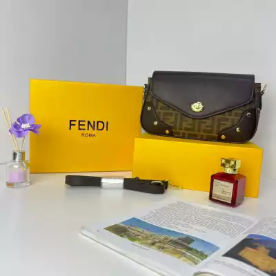 Женская сумка, копии брендов COACH,DIOR,LOUIS VUITTON,FENDI Размеры:27×17×7.5см
