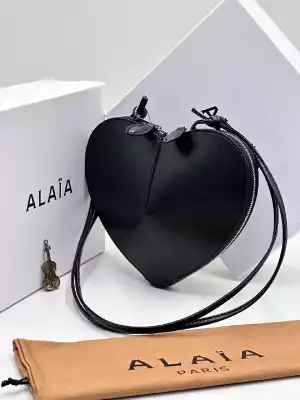 Сумка ALAiA сердце натуральная кожа черный