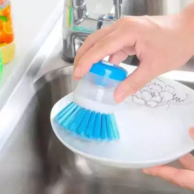 Щетка для мытья посуды с дозатором моющего средства