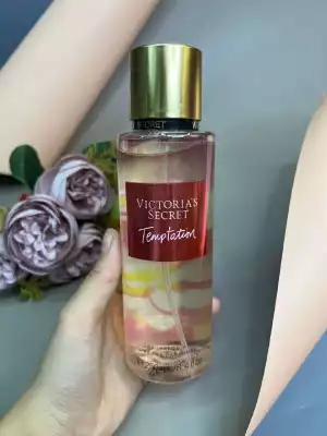 Парфюмированный спрей для тела Temptation victoria's secret