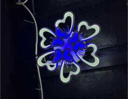 Led-лампа в форме цветка с бабочками